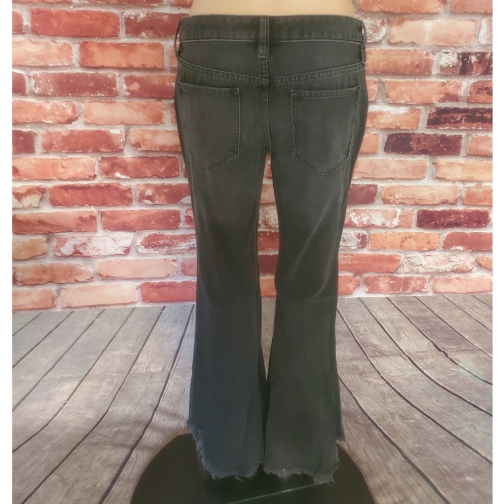 Free People Frayed Hem Flare Jeans Sz 26 & 27 NWT - Picture 4 of 4
